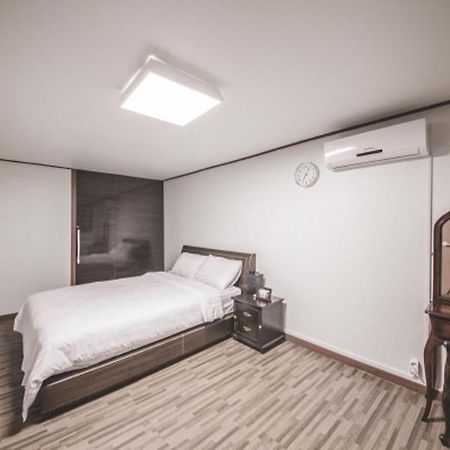 Sunyang Village Pension Jeju Bagian luar foto