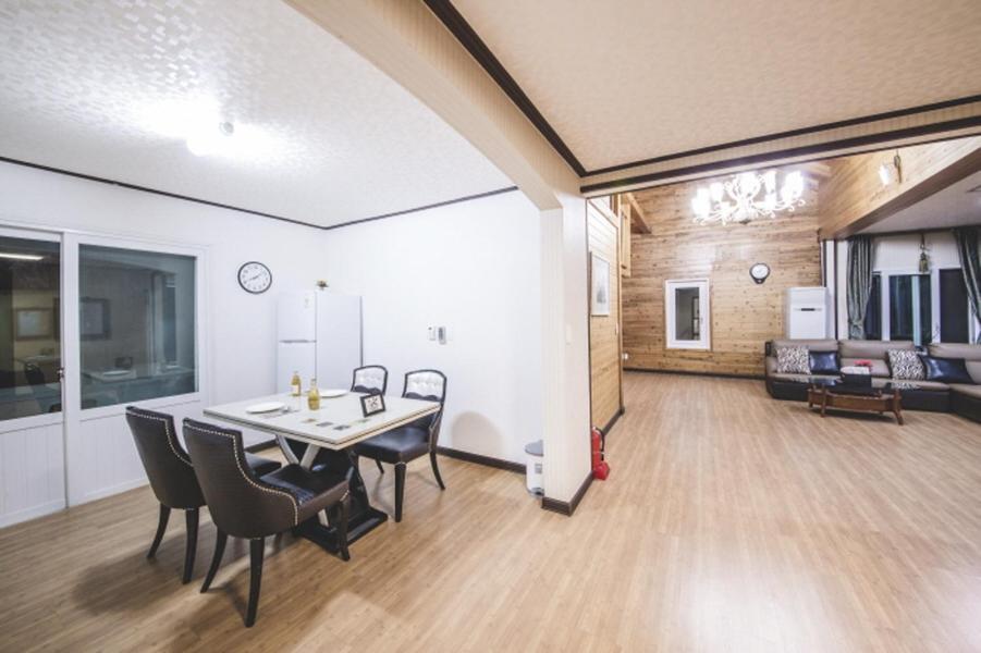 Sunyang Village Pension Jeju Bagian luar foto
