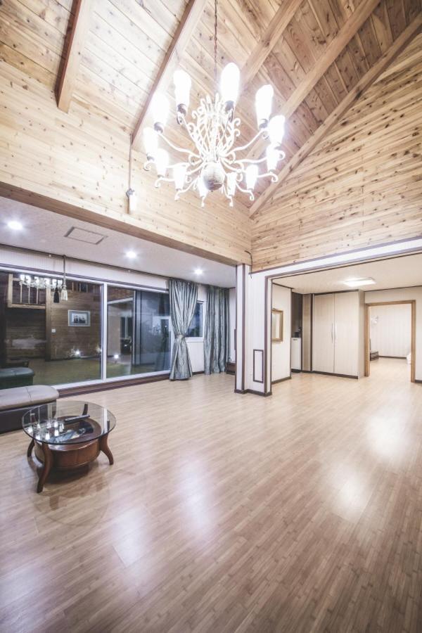 Sunyang Village Pension Jeju Bagian luar foto