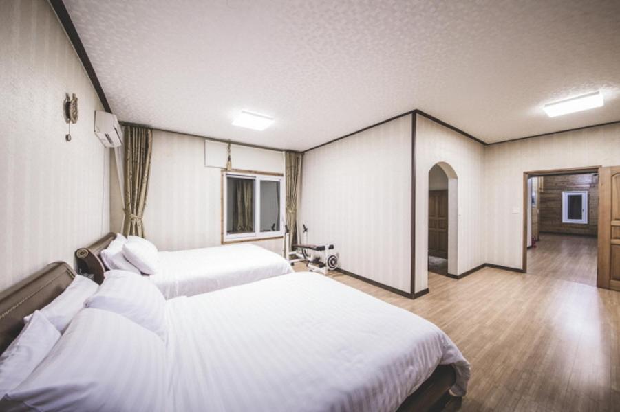 Sunyang Village Pension Jeju Bagian luar foto