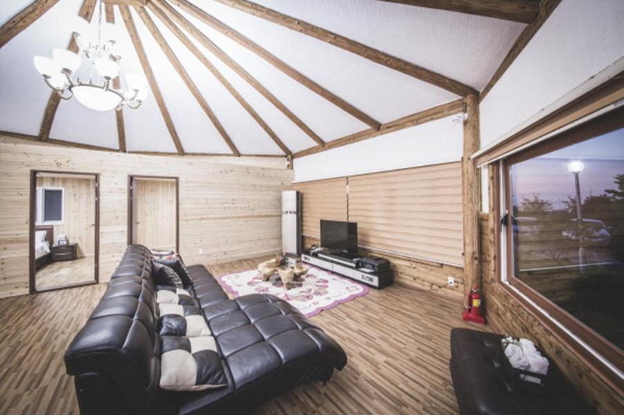 Sunyang Village Pension Jeju Bagian luar foto