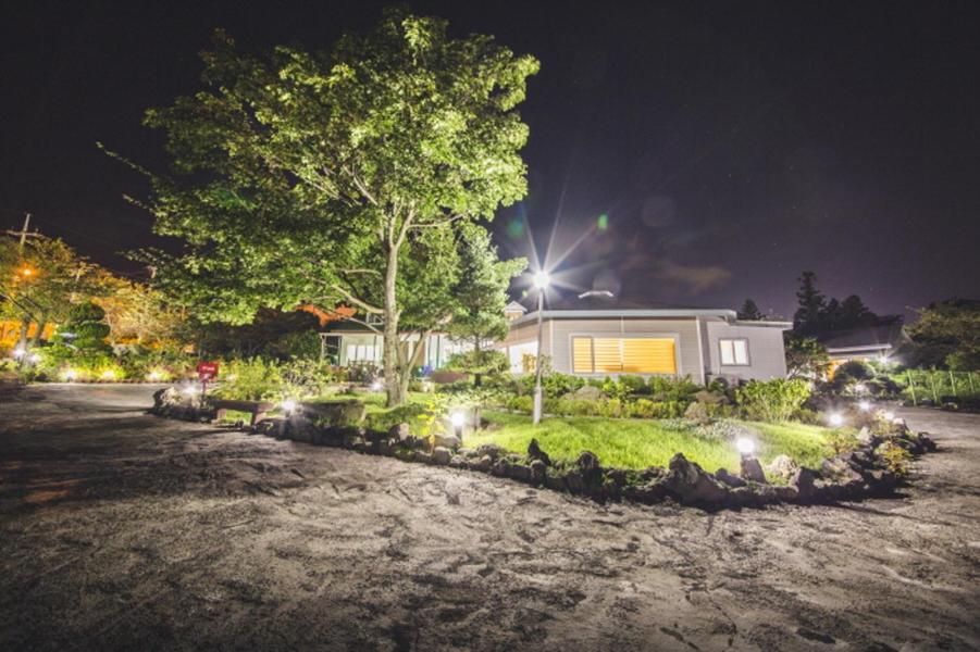 Sunyang Village Pension Jeju Bagian luar foto