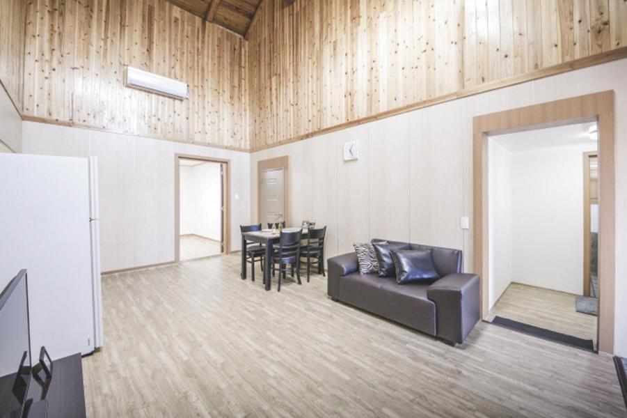 Sunyang Village Pension Jeju Bagian luar foto