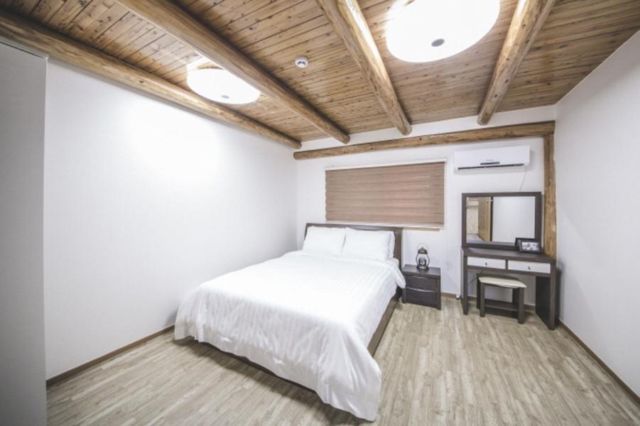 Sunyang Village Pension Jeju Bagian luar foto